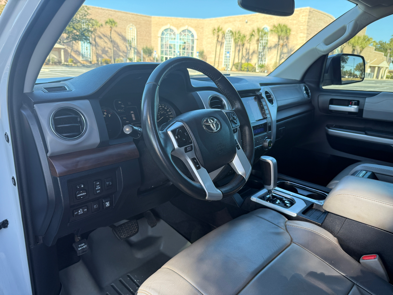 Toyota Tundra Limited 5.7L Double Cab 2WD 2020