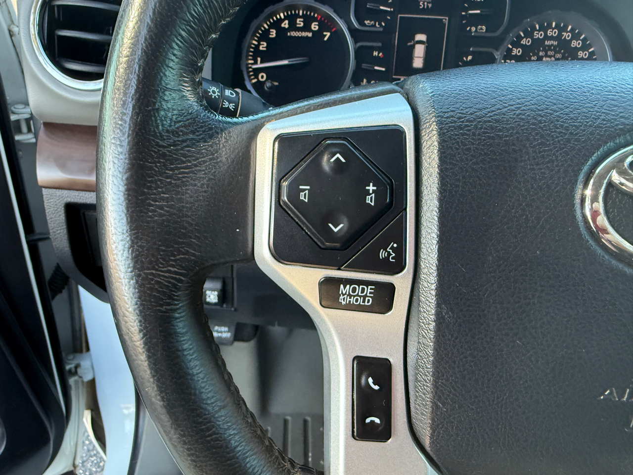 Toyota Tundra Limited 5.7L Double Cab 2WD 2020