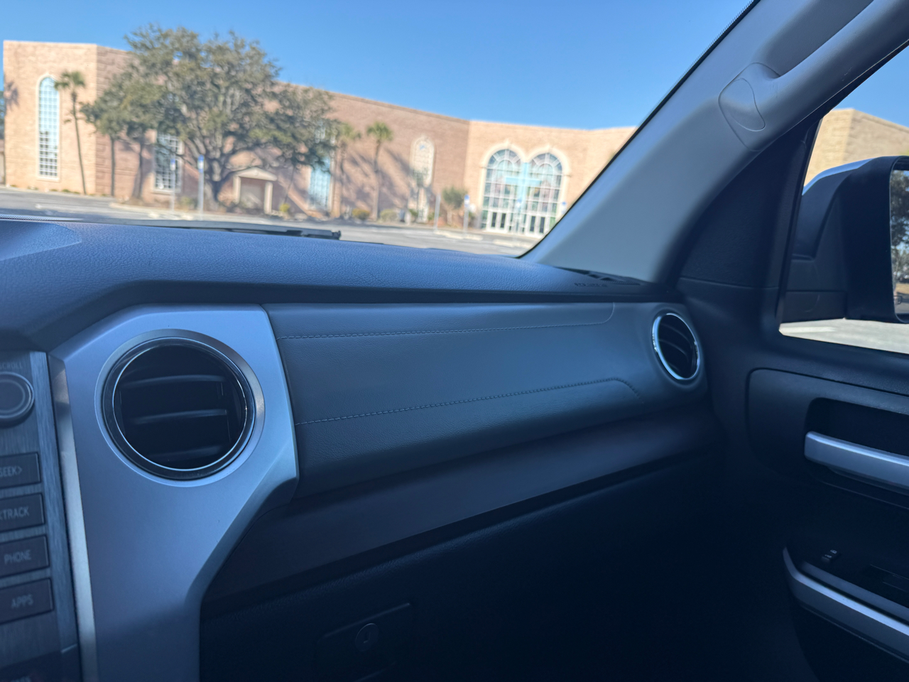 Toyota Tundra Limited 5.7L Double Cab 2WD 2020