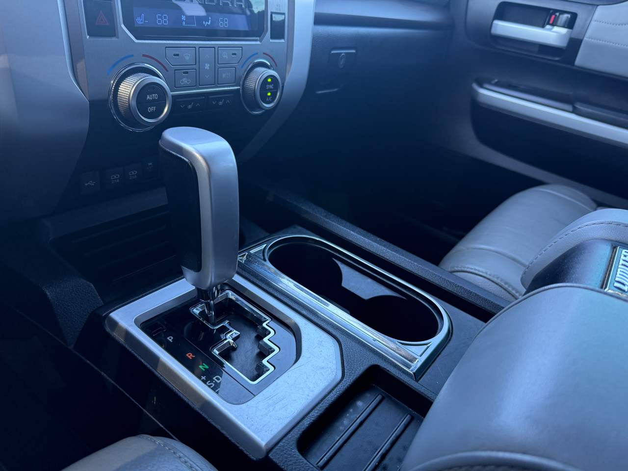 Toyota Tundra Limited 5.7L Double Cab 2WD 2020