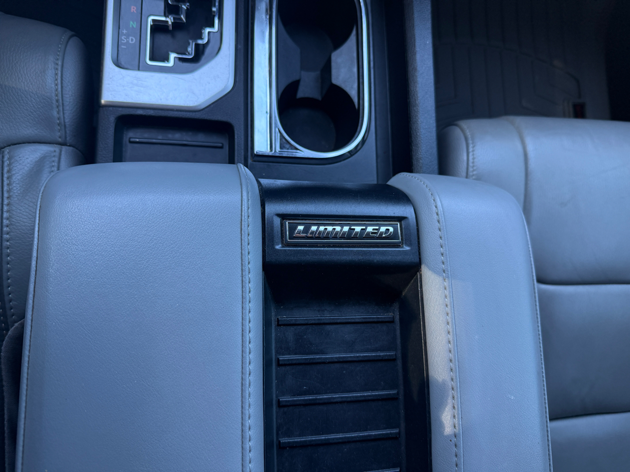 Toyota Tundra Limited 5.7L Double Cab 2WD 2020