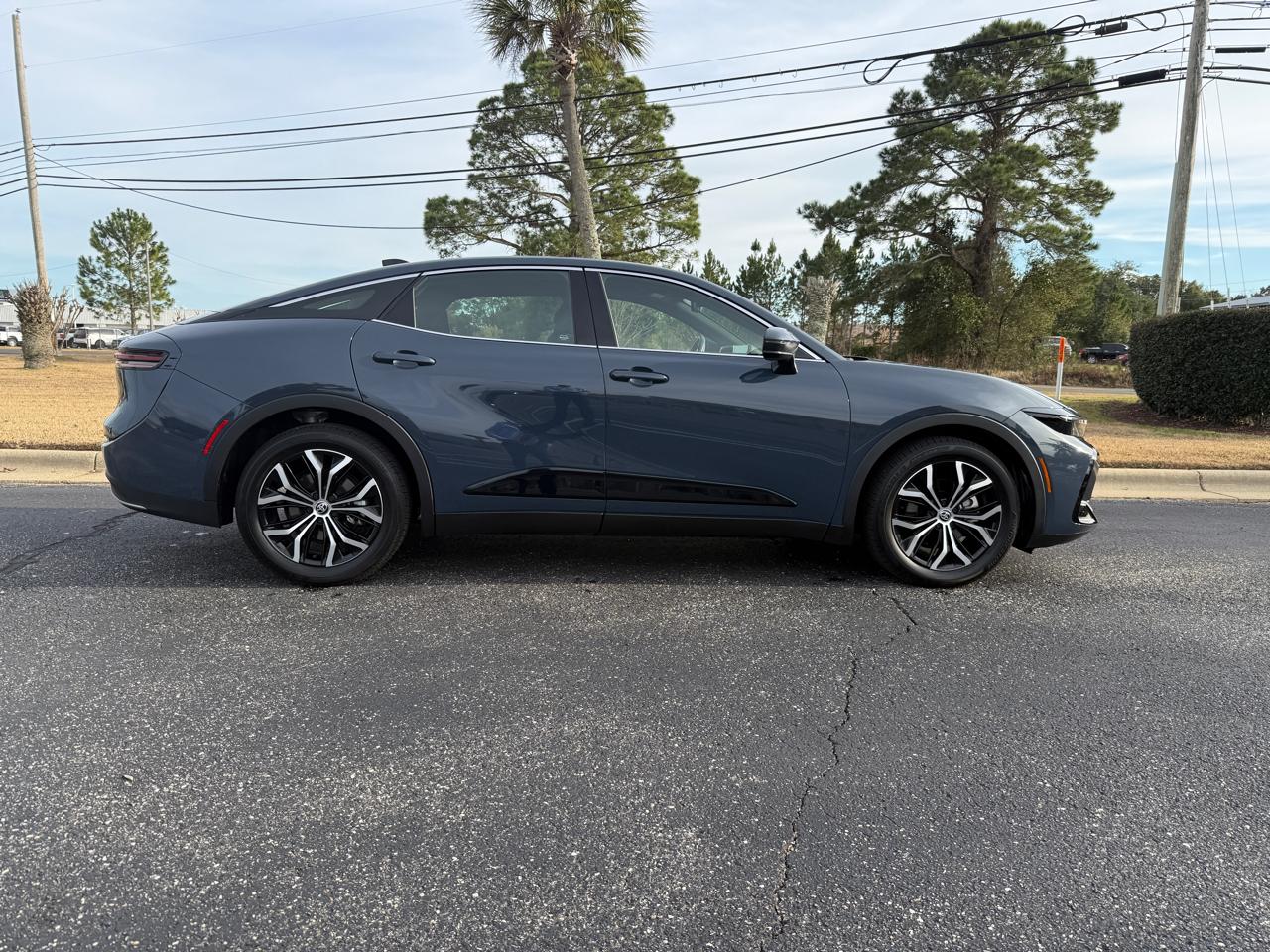 Toyota Crown XLE 2025