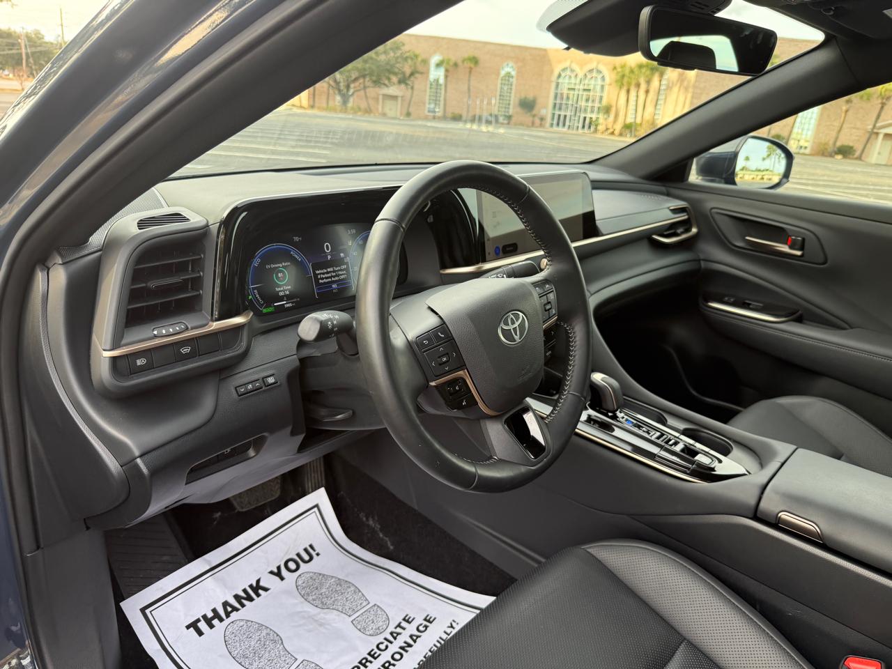 Toyota Crown XLE 2025