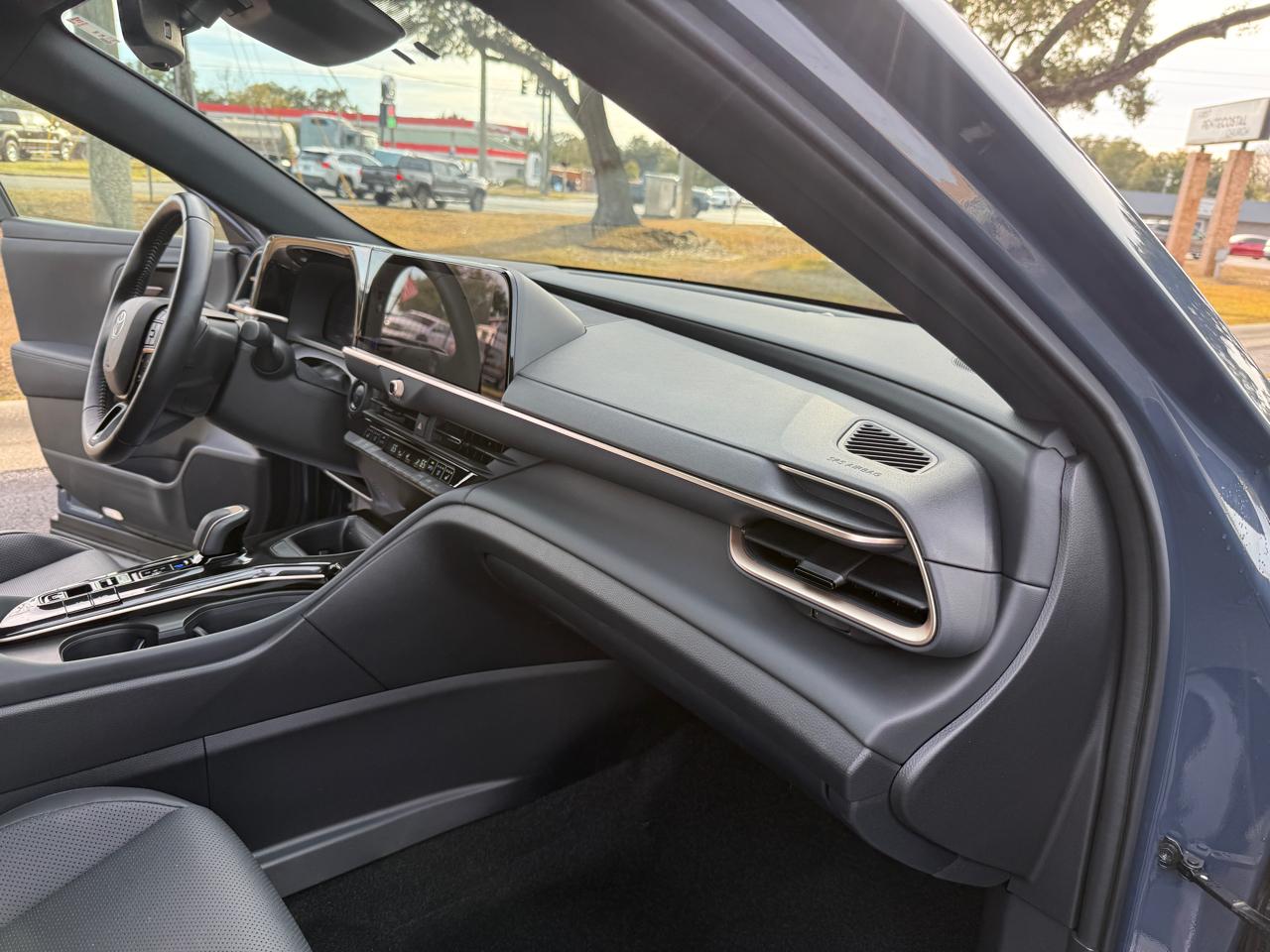 Toyota Crown XLE 2025