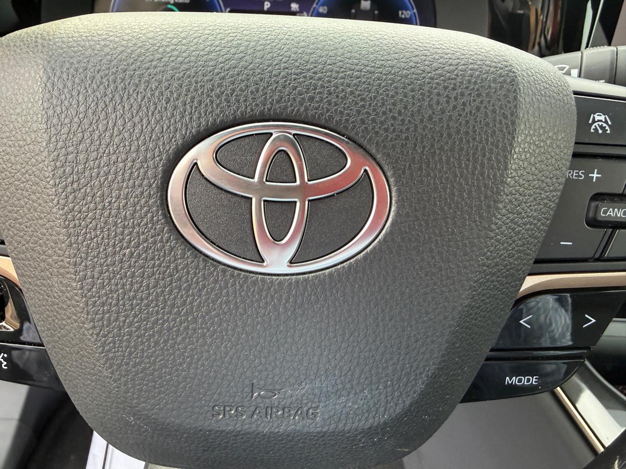 Toyota Crown XLE 2025