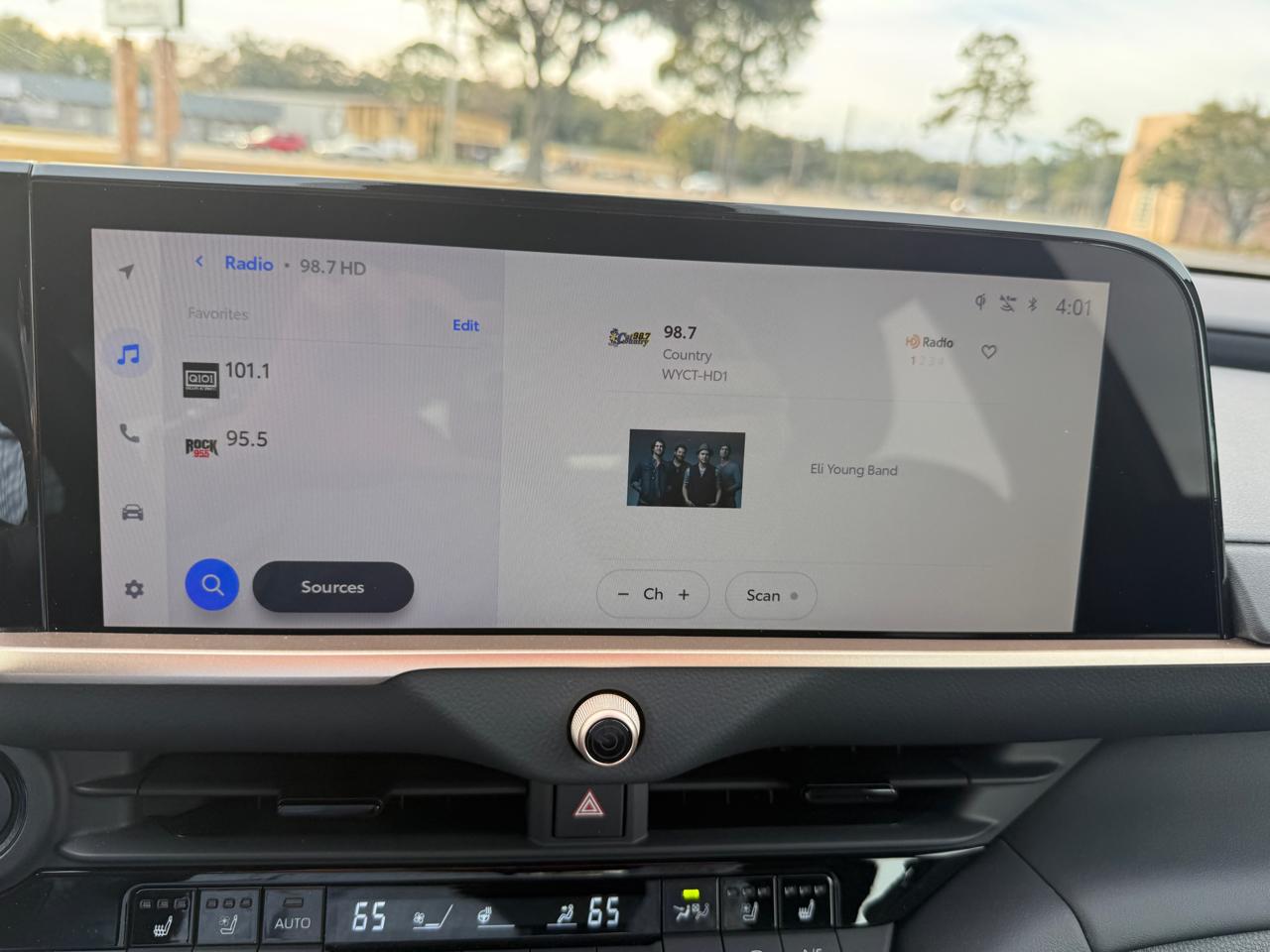 Toyota Crown XLE 2025