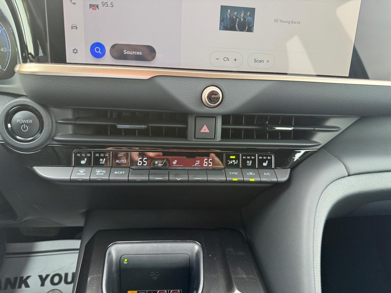 Toyota Crown XLE 2025