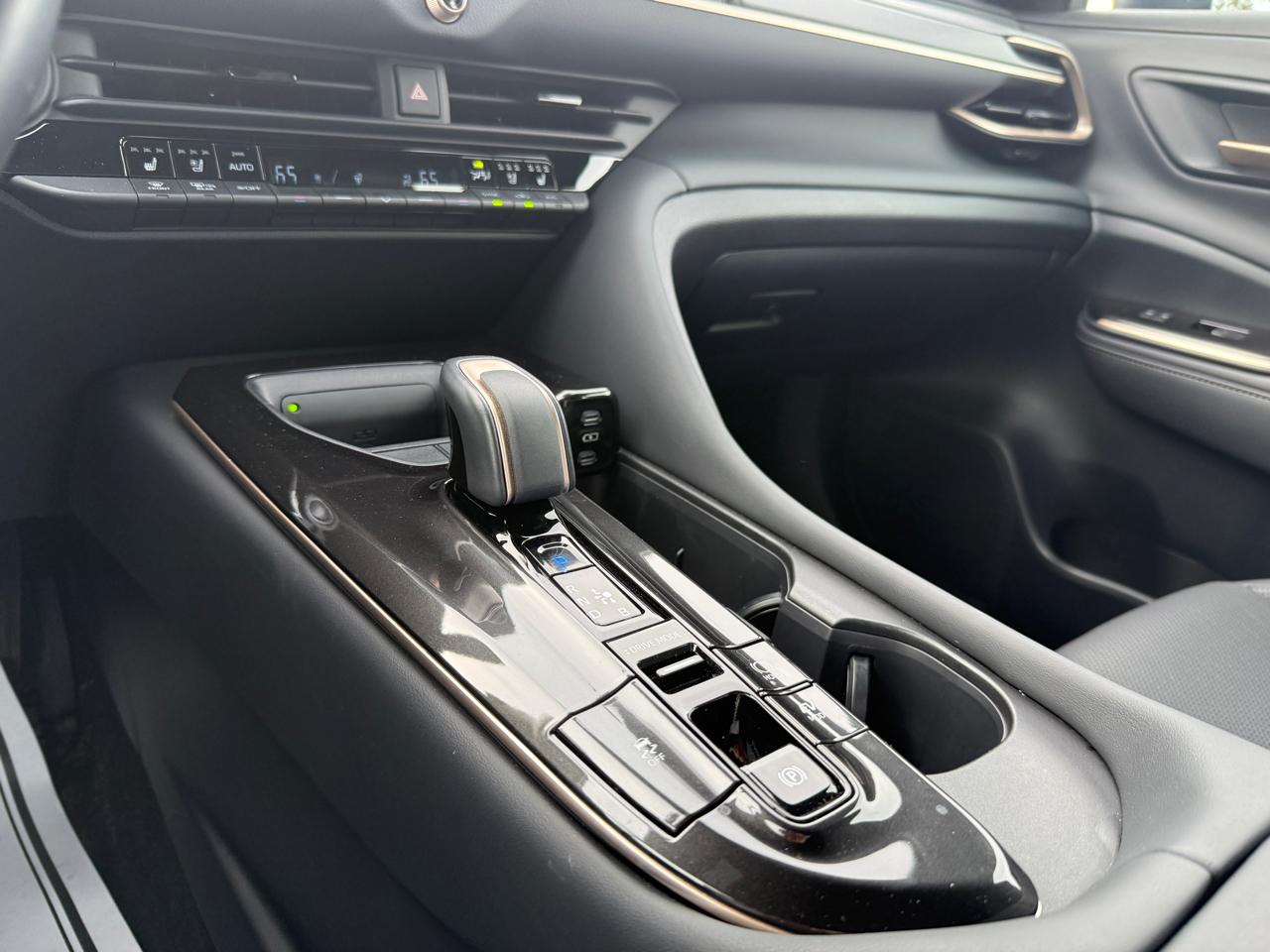 Toyota Crown XLE 2025