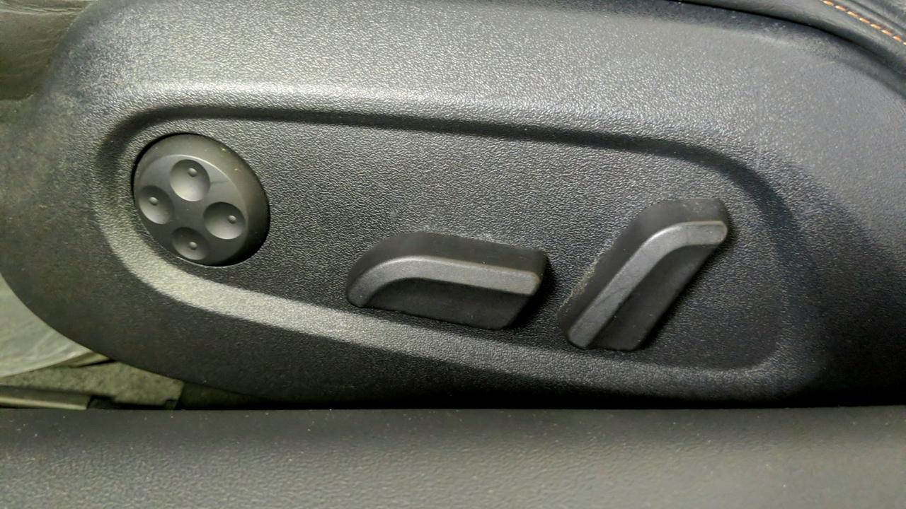 Audi R8 V8 quattro 7A 2015