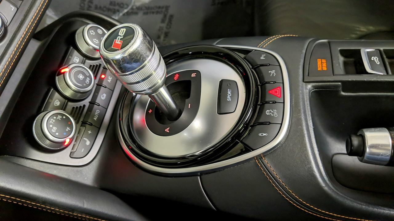 Audi R8 V8 quattro 7A 2015