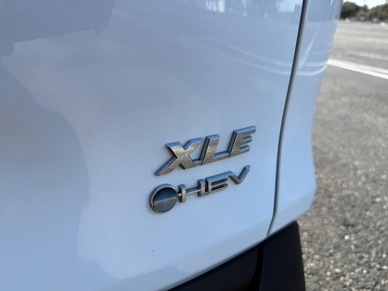 Toyota RAV4 Hybrid XLE 2025