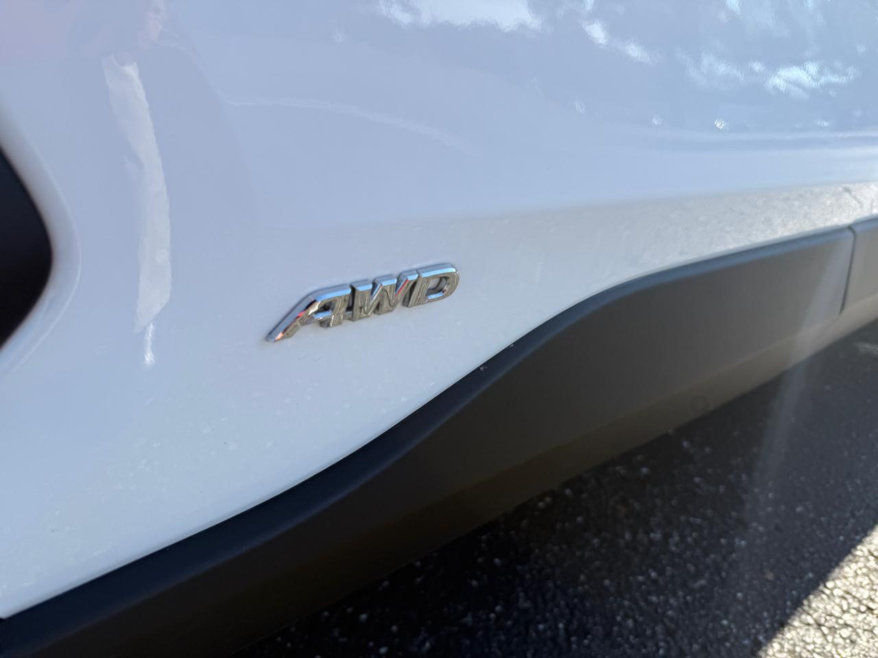 Toyota RAV4 Hybrid XLE 2025