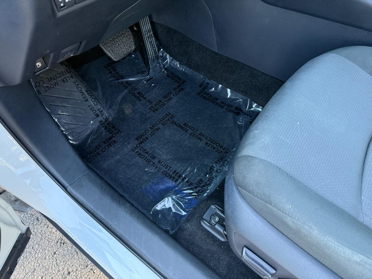 Toyota RAV4 Hybrid XLE 2025