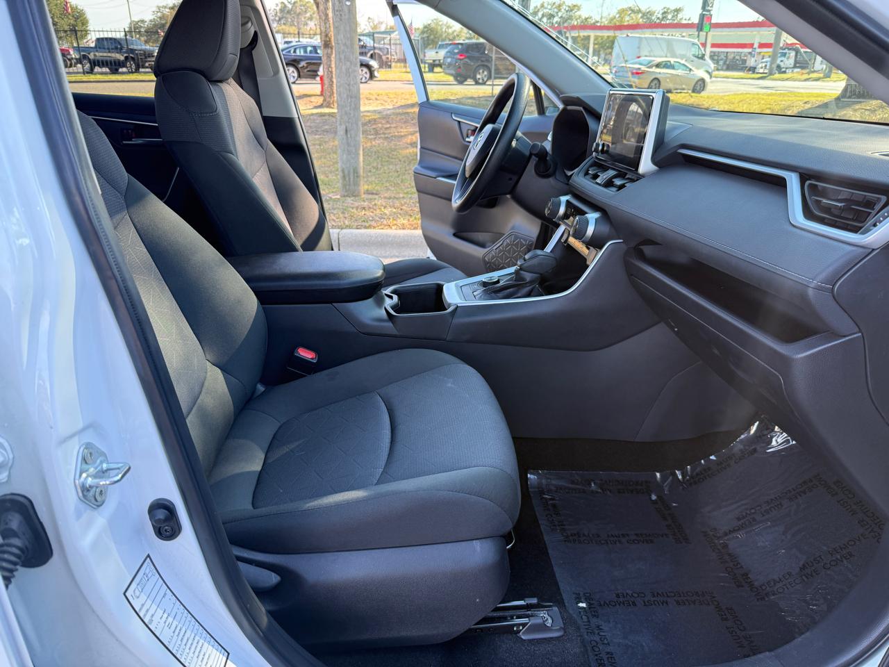 Toyota RAV4 Hybrid XLE 2025