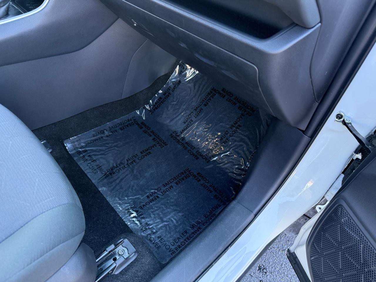 Toyota RAV4 Hybrid XLE 2025