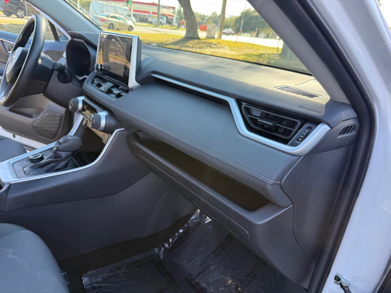 Toyota RAV4 Hybrid XLE 2025