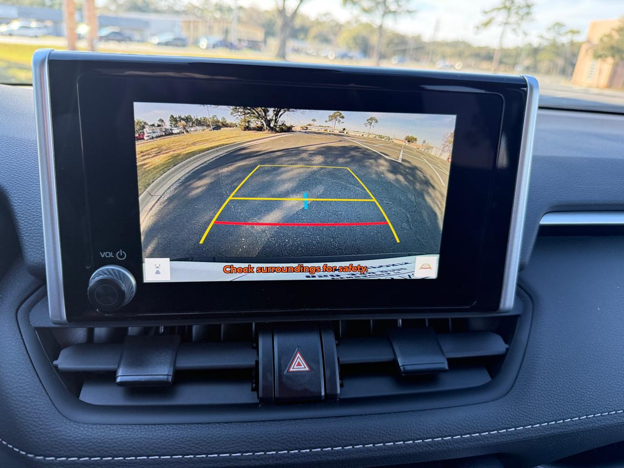 Toyota RAV4 Hybrid XLE 2025