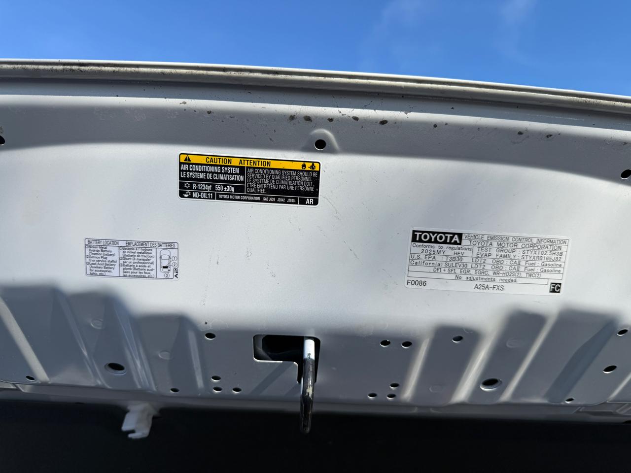 Toyota RAV4 Hybrid XLE 2025