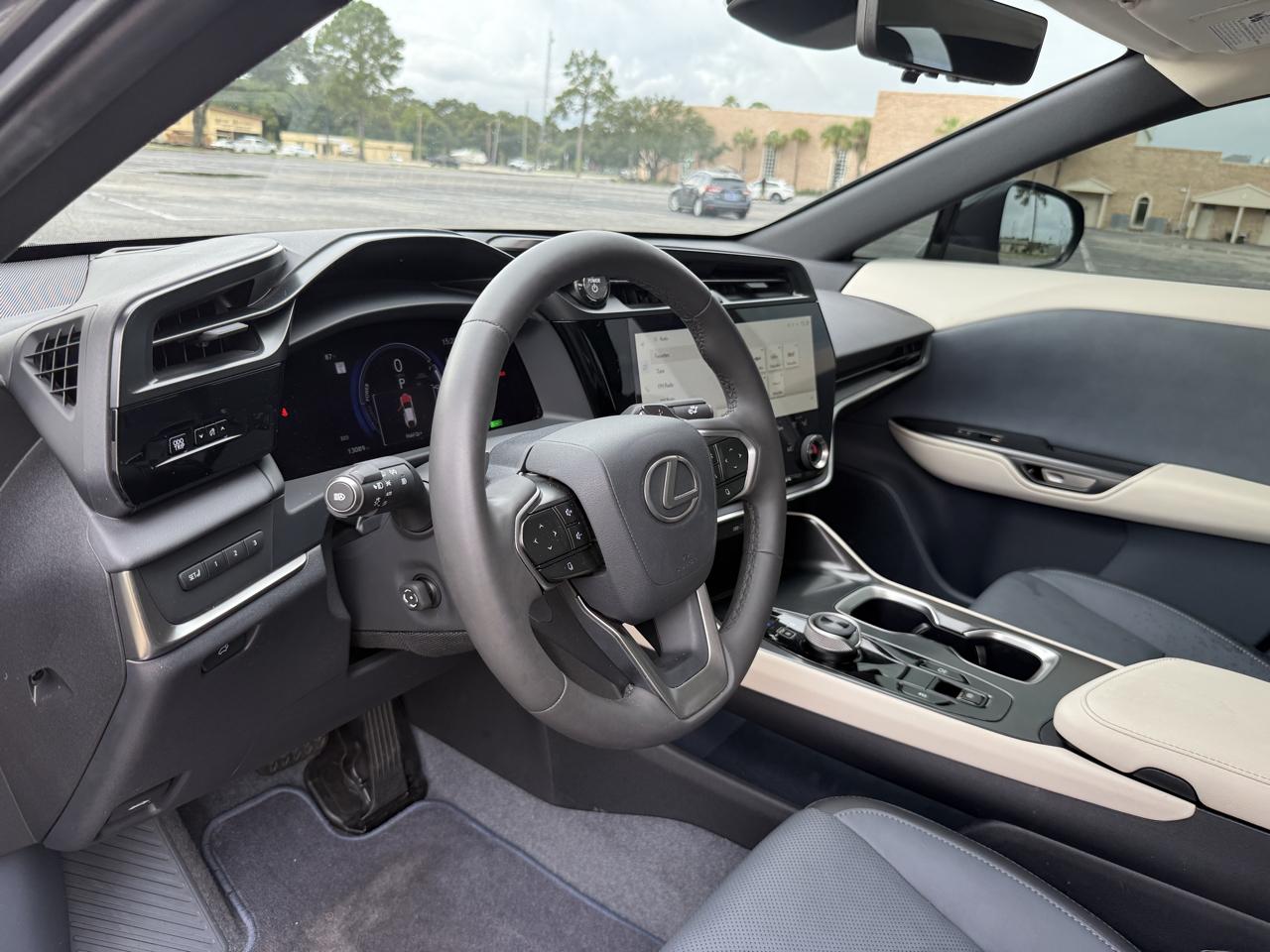 Lexus RZ 450e Premium 2023