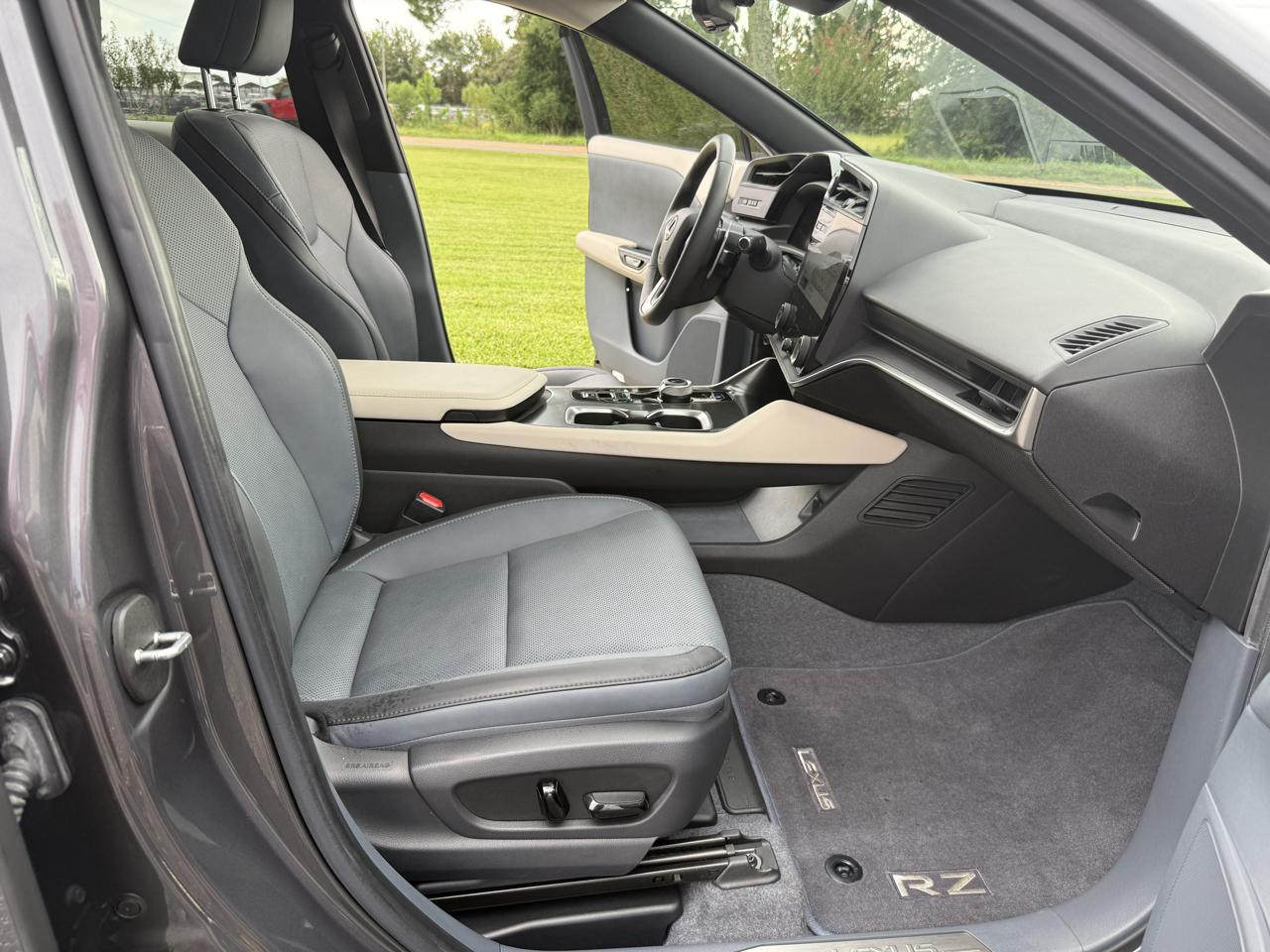 Lexus RZ 450e Premium 2023