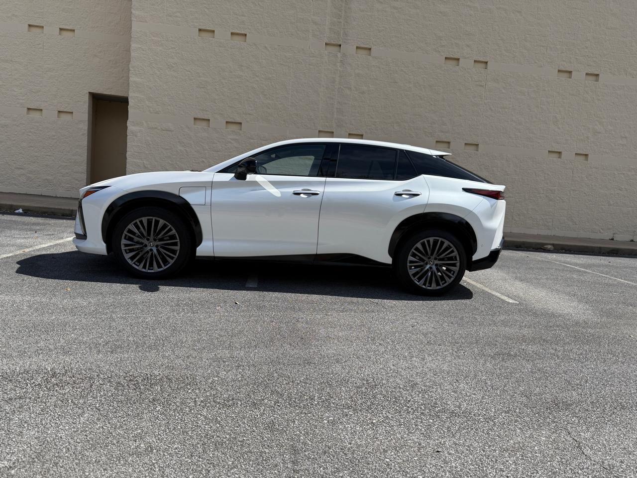 Lexus RZ 450e Premium 2023