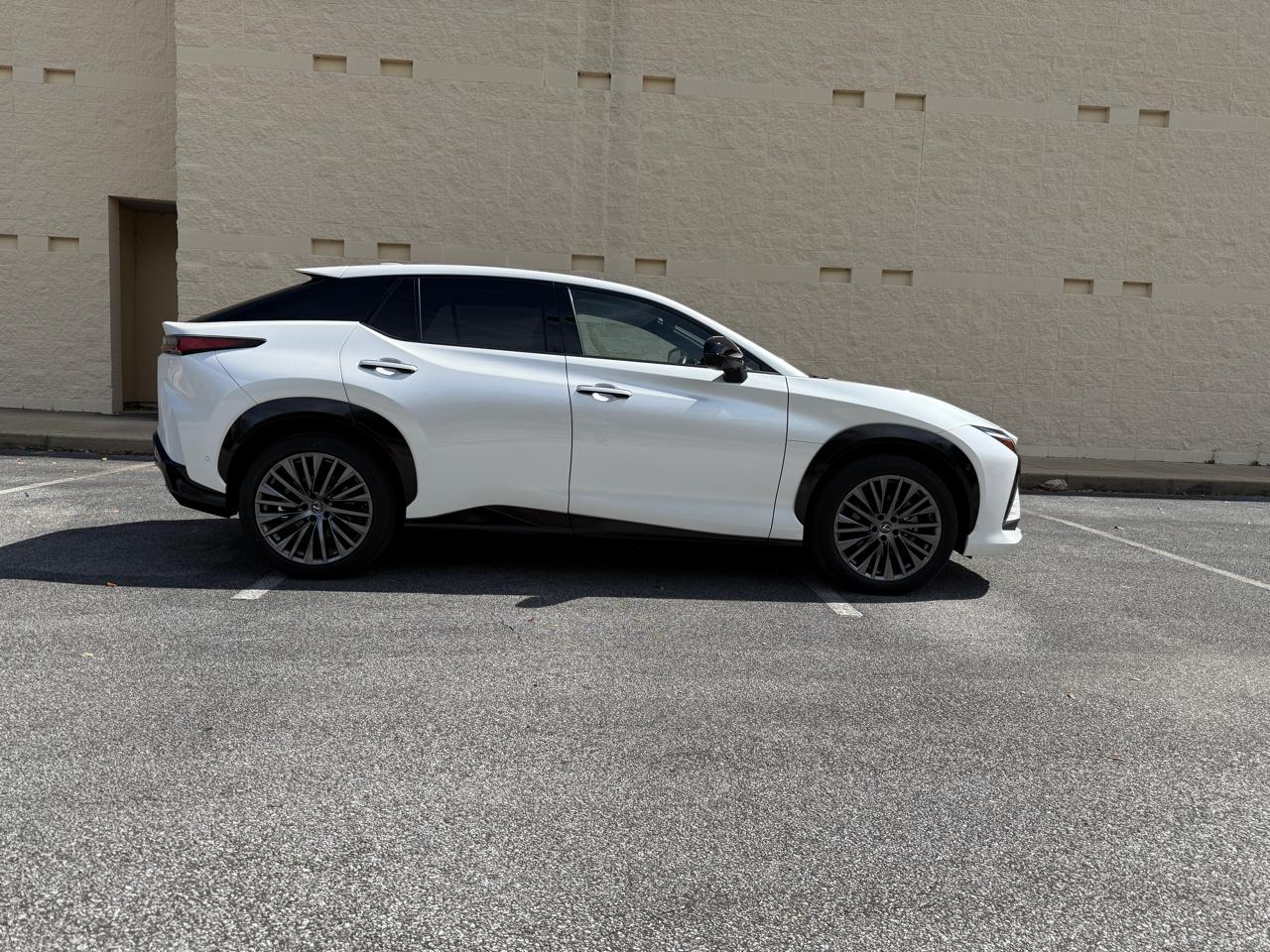 Lexus RZ 450e Premium 2023