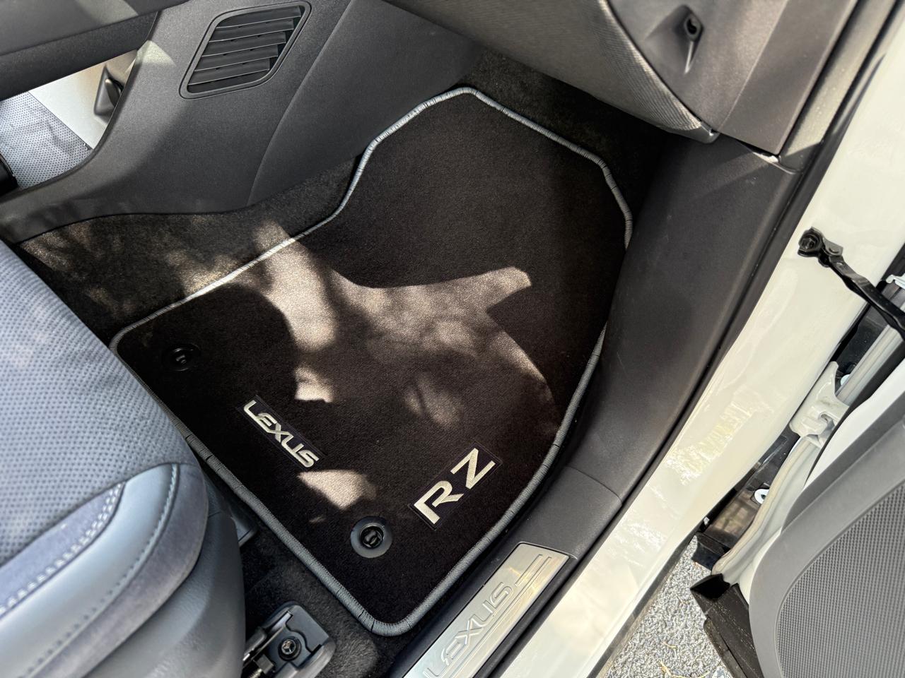 Lexus RZ 450e Premium 2023