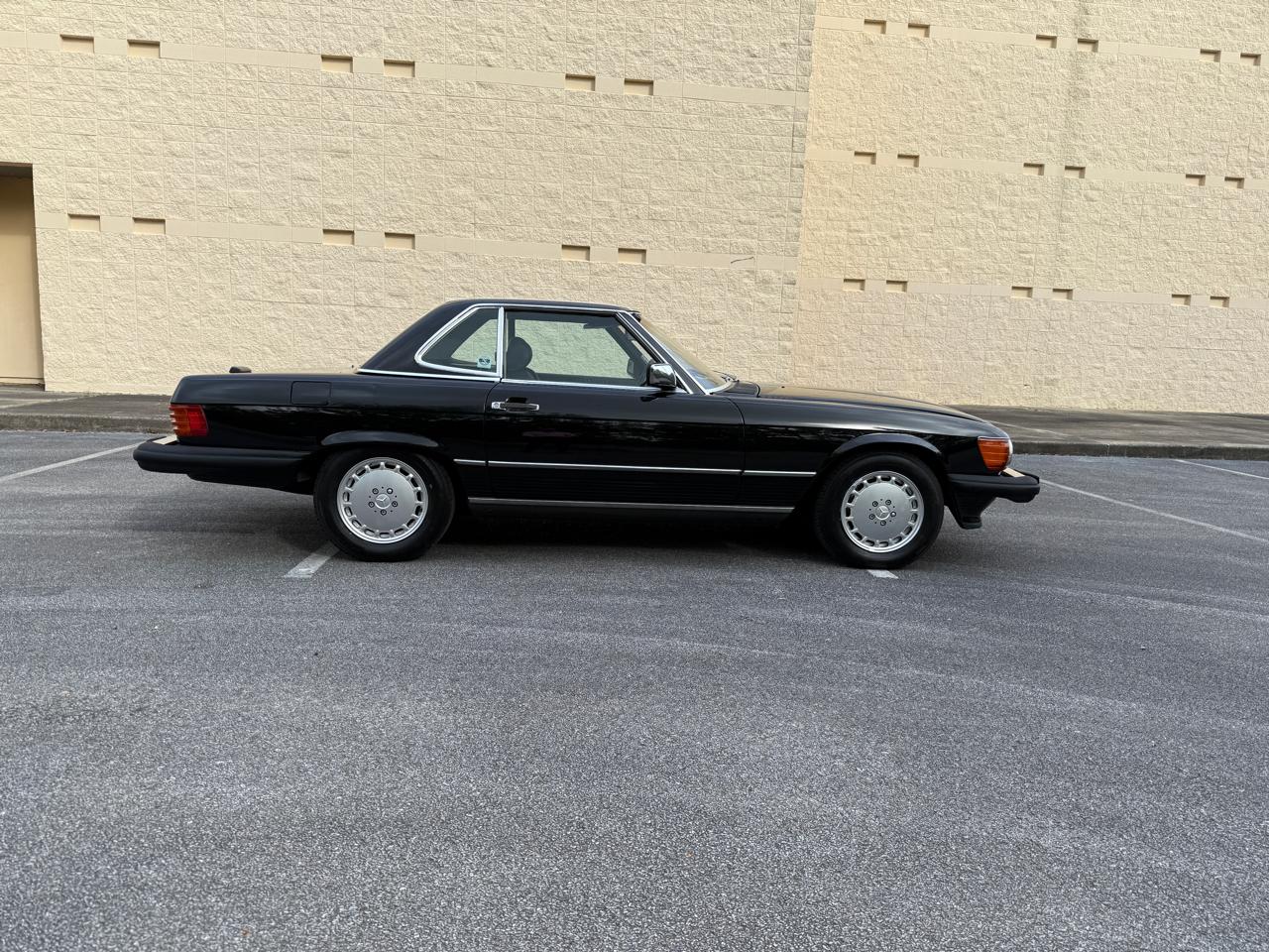 Mercedes-Benz 560 SL coupe 1989