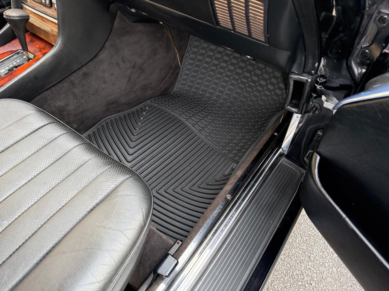 Mercedes-Benz 560 SL coupe 1989