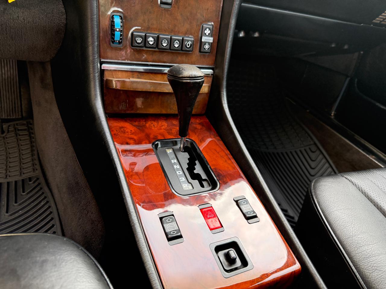 Mercedes-Benz 560 SL coupe 1989