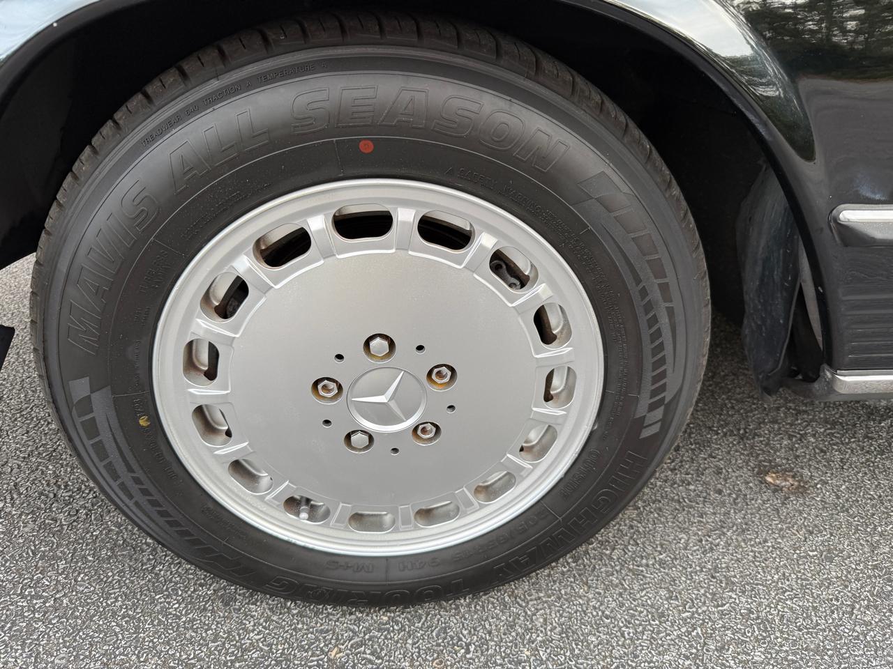 Mercedes-Benz 560 SL coupe 1989