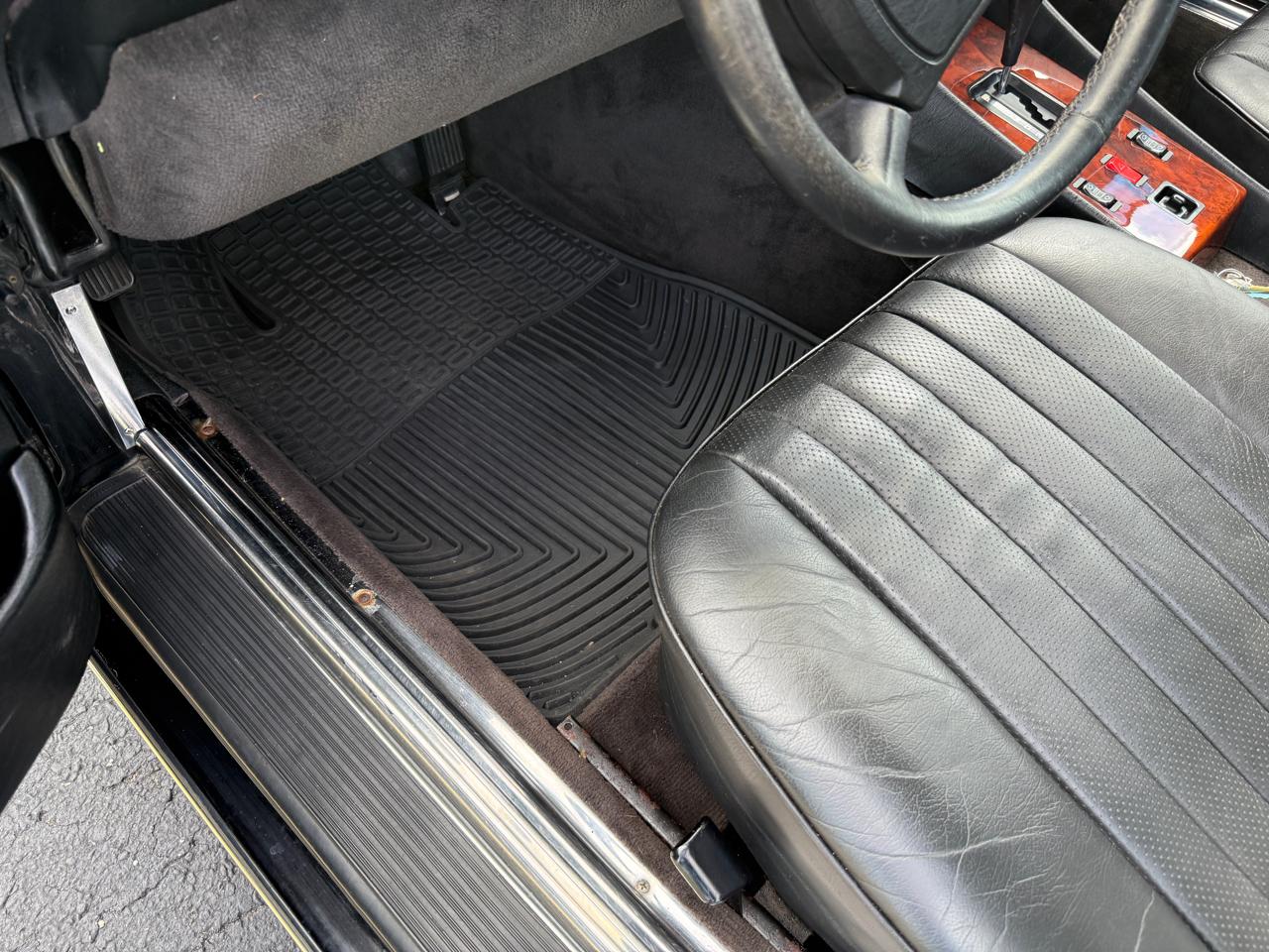 Mercedes-Benz 560 SL coupe 1989