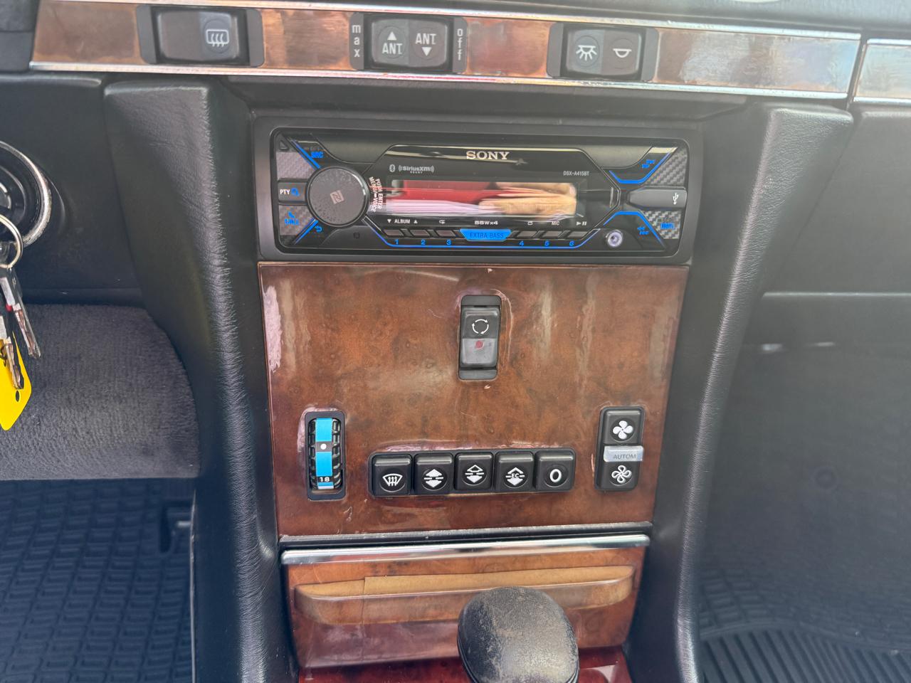 Mercedes-Benz 560 SL coupe 1989