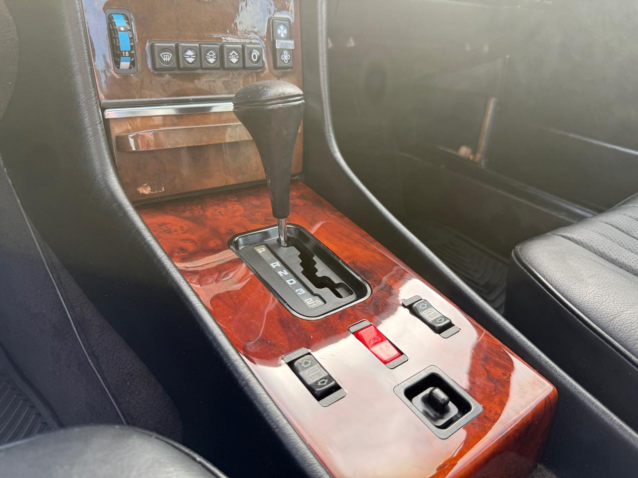 Mercedes-Benz 560 SL coupe 1989