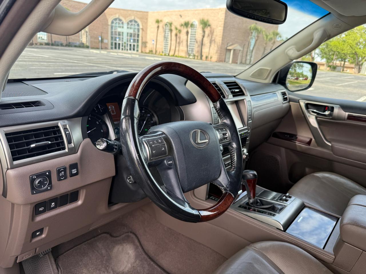 Lexus GX 460 Base 2017