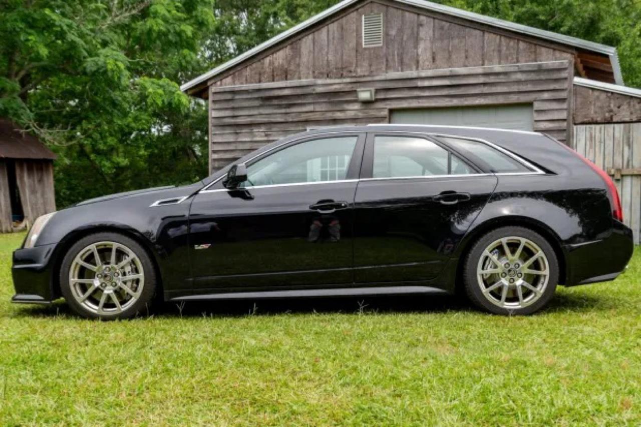 Cadillac CTS Sport Wagon V 2012