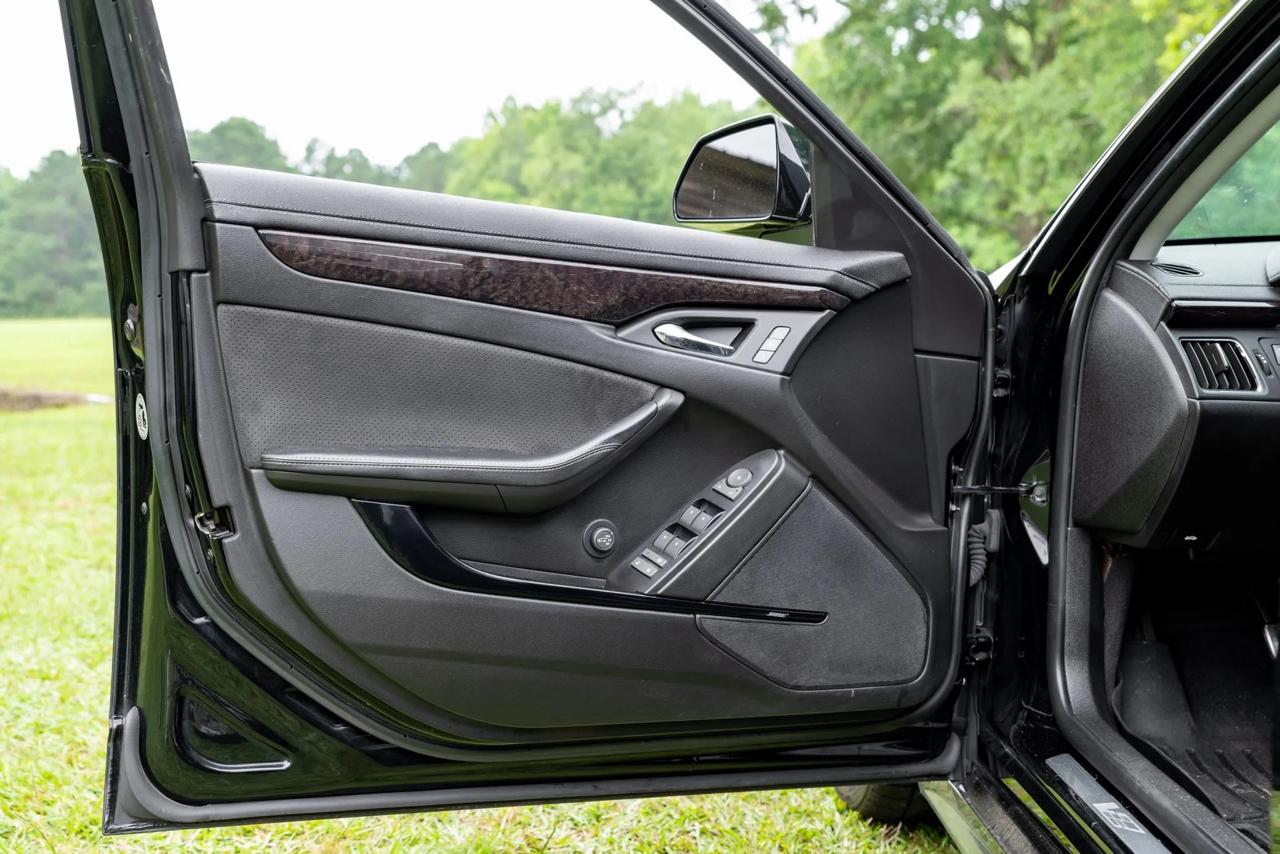 Cadillac CTS Sport Wagon V 2012