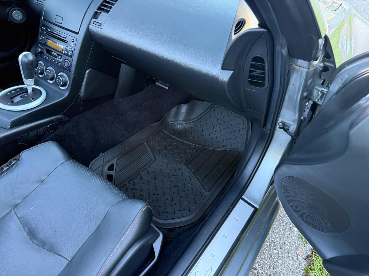 Nissan 350Z Enthusiast Roadster 2004