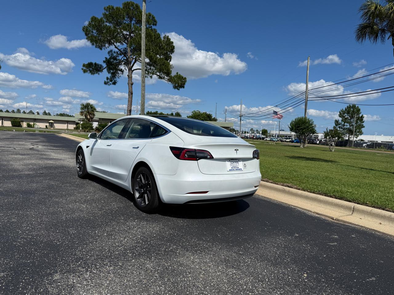Tesla Model 3 Mid Range 4D Sedan RWD 2018