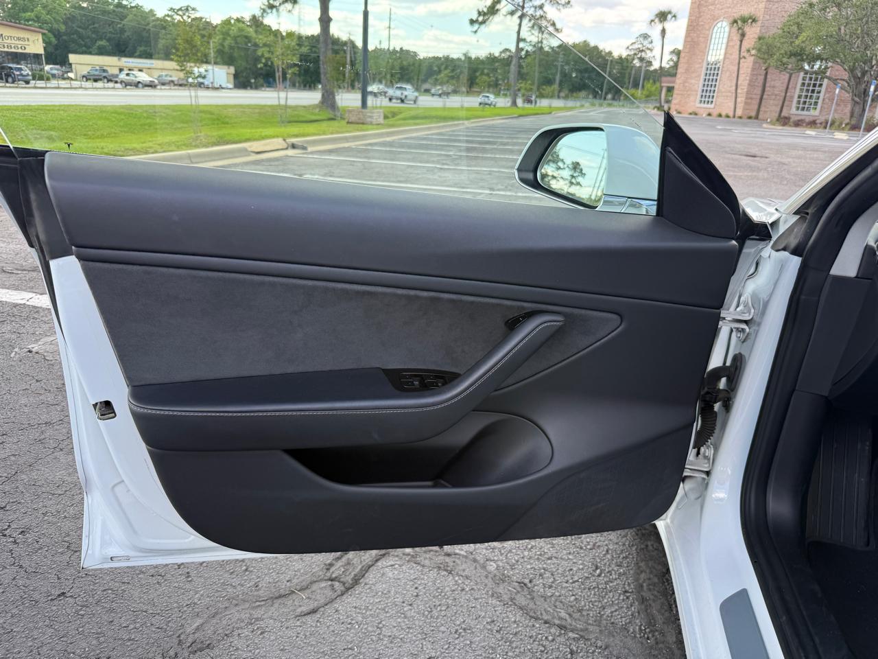 Tesla Model 3 Mid Range 4D Sedan RWD 2018