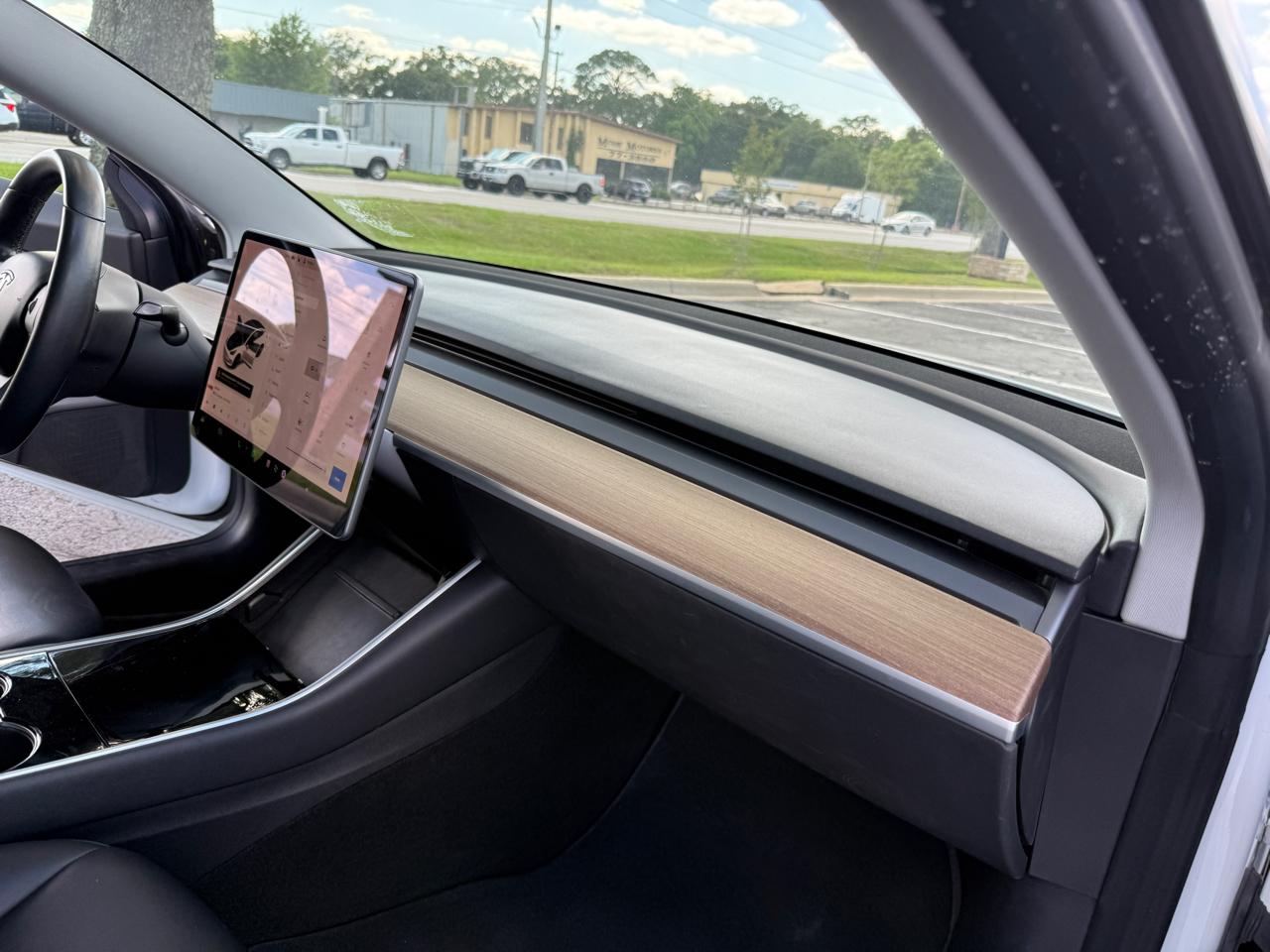 Tesla Model 3 Mid Range 4D Sedan RWD 2018