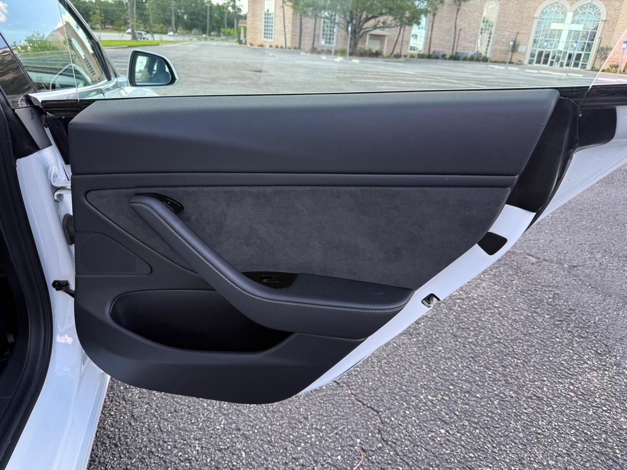 Tesla Model 3 Mid Range 4D Sedan RWD 2018
