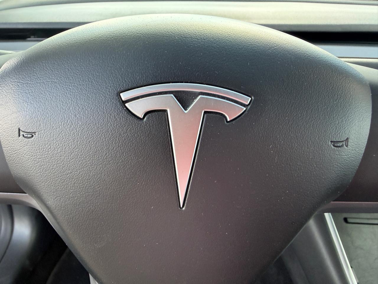 Tesla Model 3 Mid Range 4D Sedan RWD 2018