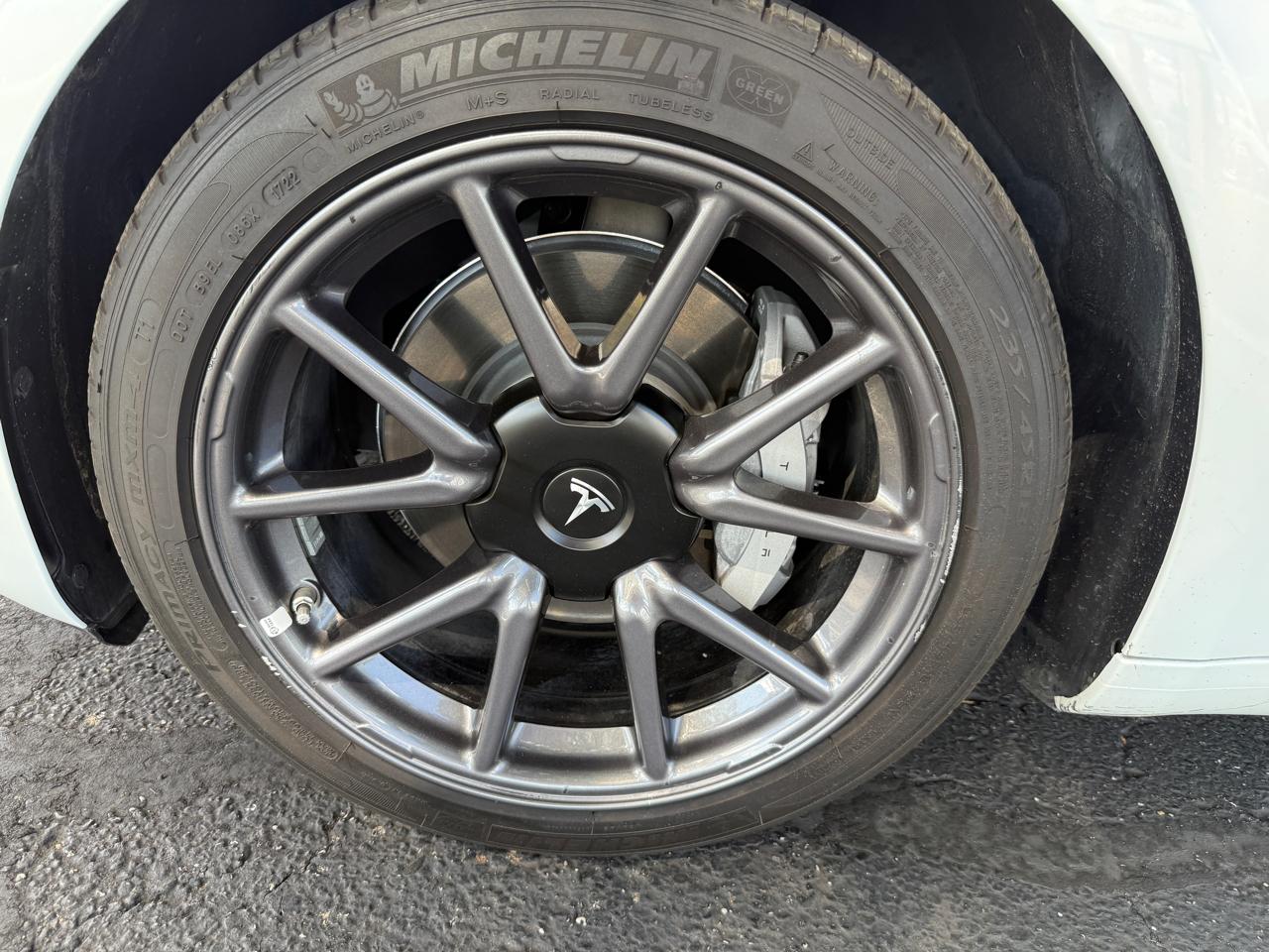 Tesla Model 3 Mid Range 4D Sedan RWD 2018
