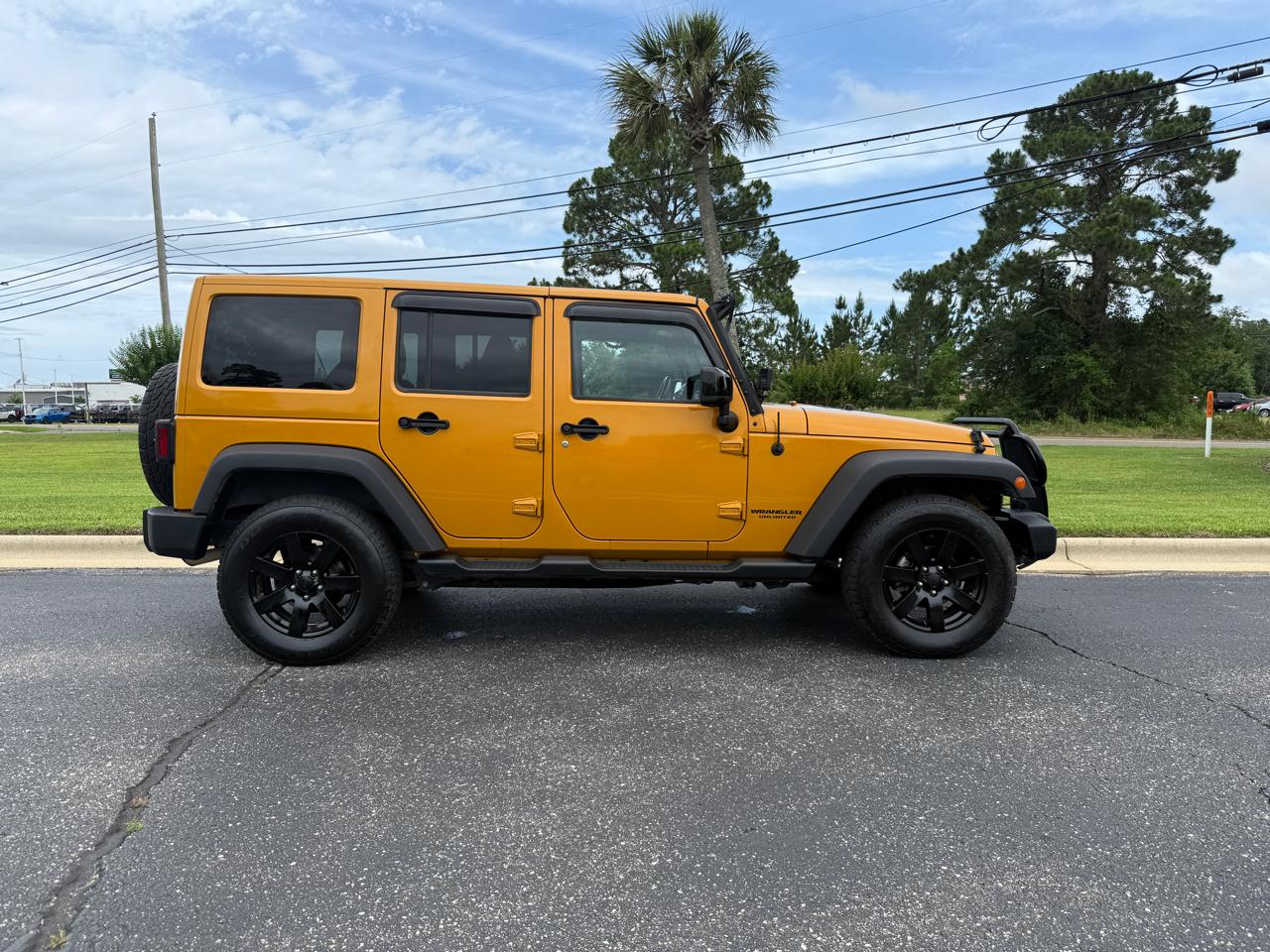 Jeep Wrangler Unlimited Sahara 4WD 2014