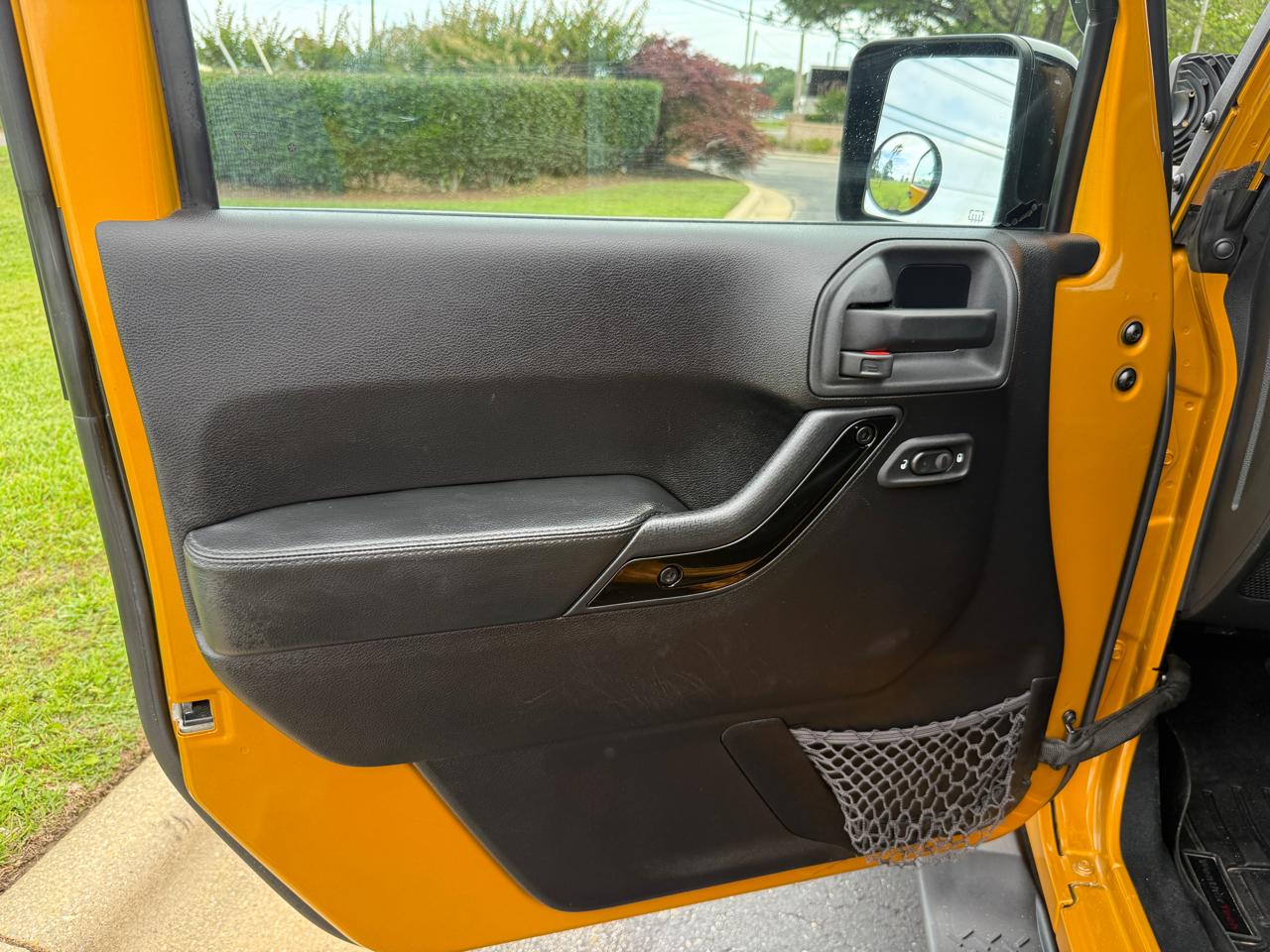 Jeep Wrangler Unlimited Sahara 4WD 2014