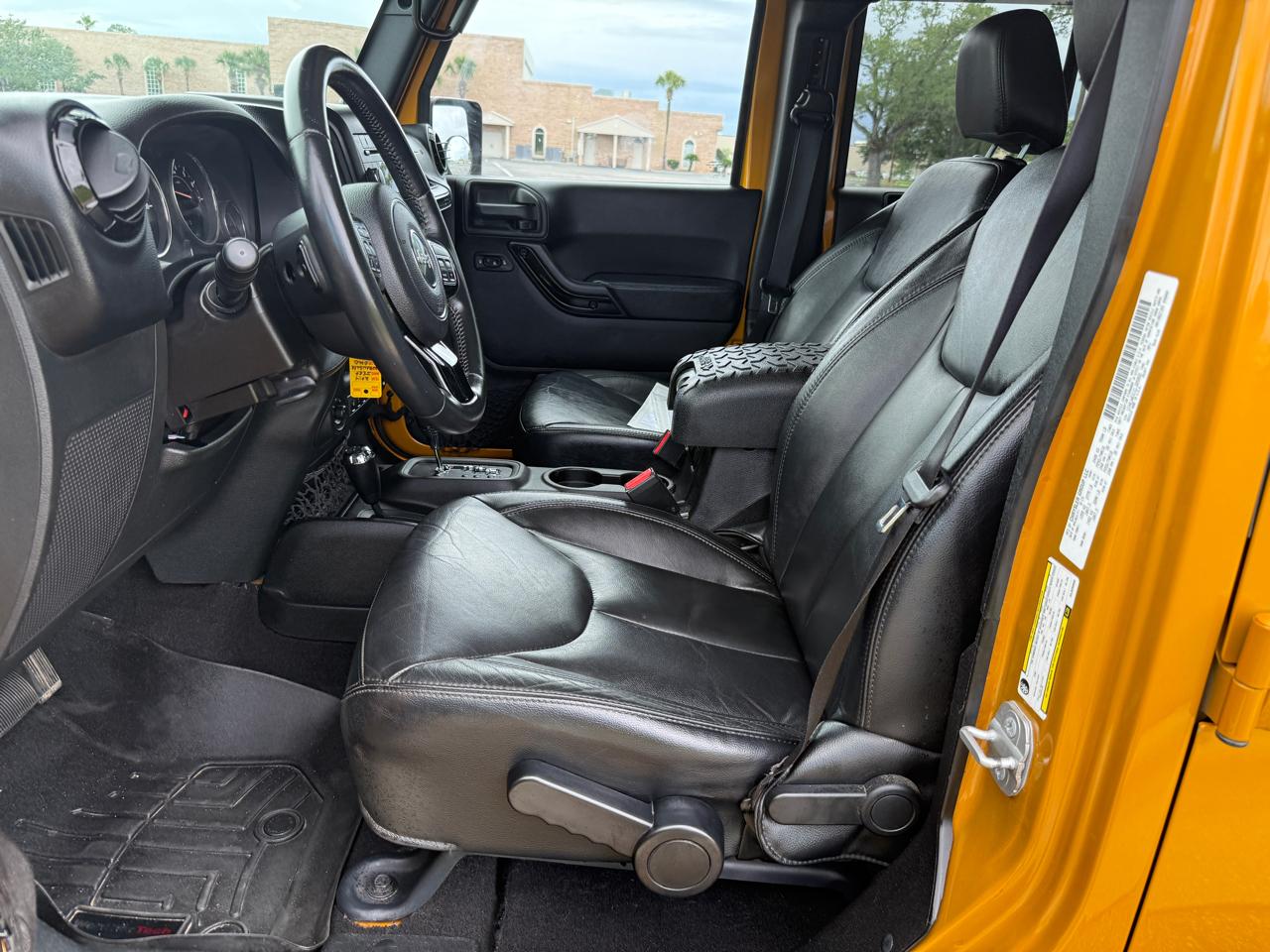 Jeep Wrangler Unlimited Sahara 4WD 2014