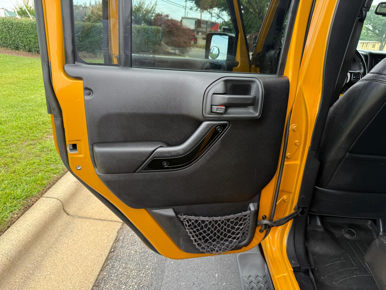 Jeep Wrangler Unlimited Sahara 4WD 2014