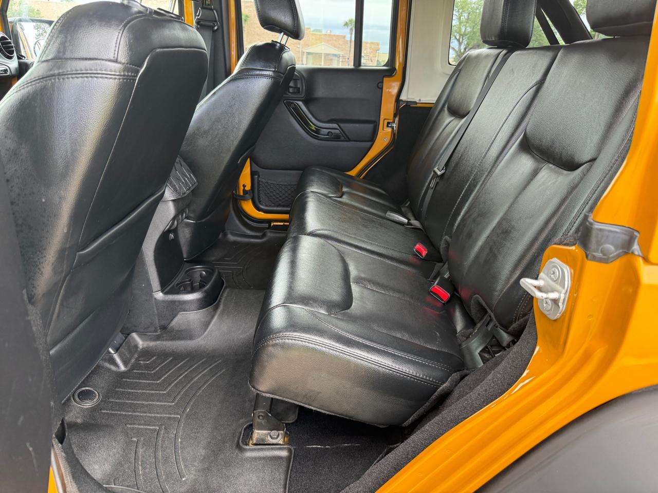 Jeep Wrangler Unlimited Sahara 4WD 2014