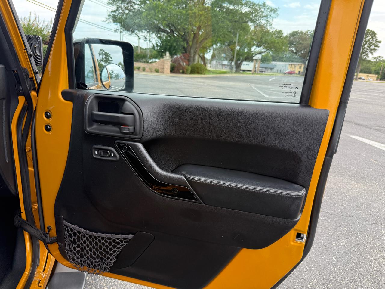 Jeep Wrangler Unlimited Sahara 4WD 2014